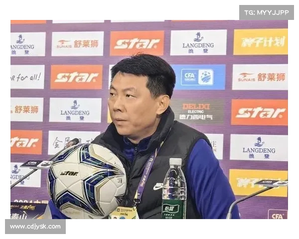 山东泰山宣布崔康熙因个人原因辞职 助教临时接任带队任务 山东泰山宣布崔康熙因个人原因辞职 助教临时接任带队任务